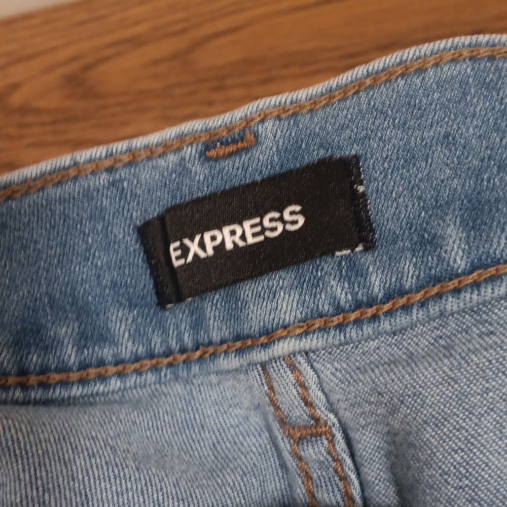 Express Cropped Flare High Rise Jeans - Picture 7 of 9